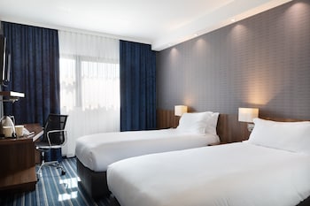 holiday inn express marseille airport by ihg