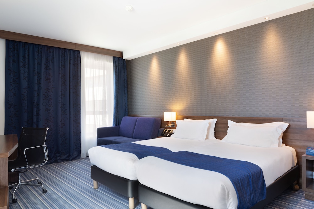holiday inn express marseille airport by ihg