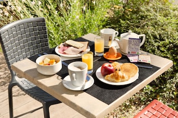 holiday inn express marseille airport by ihg