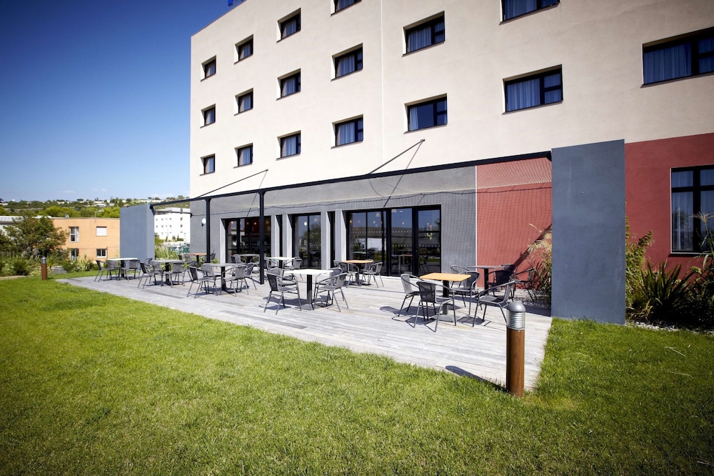 holiday inn express marseille airport by ihg