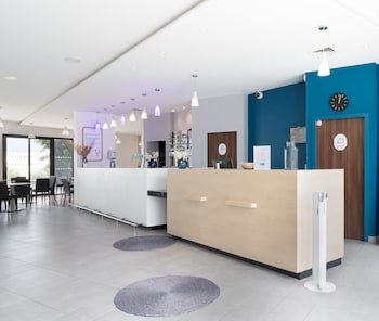 holiday inn express marseille airport by ihg