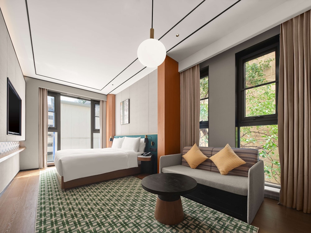 hilton garden inn xian bell tower