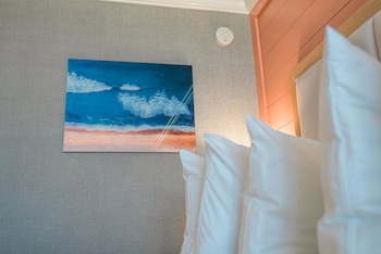 spray beach oceanfront hotel