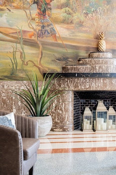 essex house by clevelander