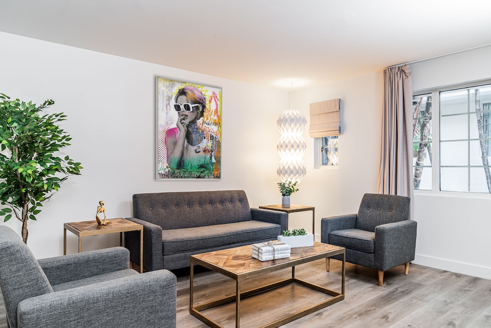 essex house by clevelander