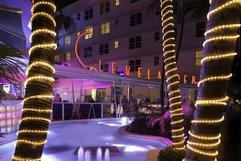 essex house by clevelander