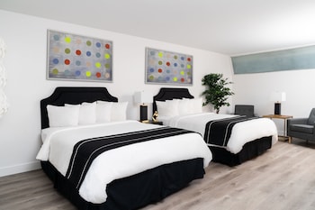 essex house by clevelander