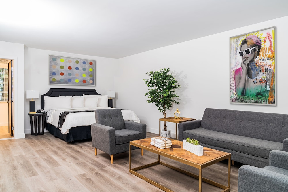 essex house by clevelander