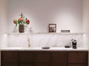 athens capital suites mgallery collection