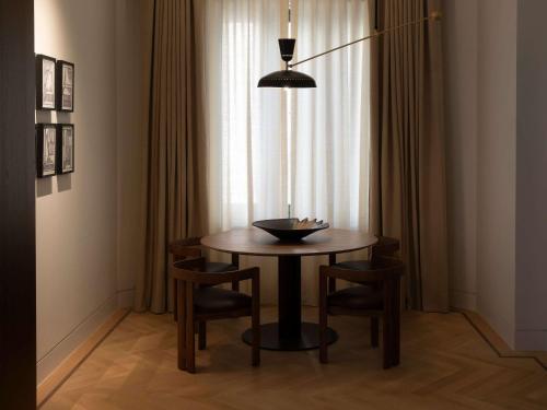 athens capital suites mgallery collection