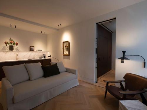 athens capital suites mgallery collection