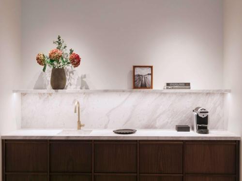 athens capital suites mgallery collection