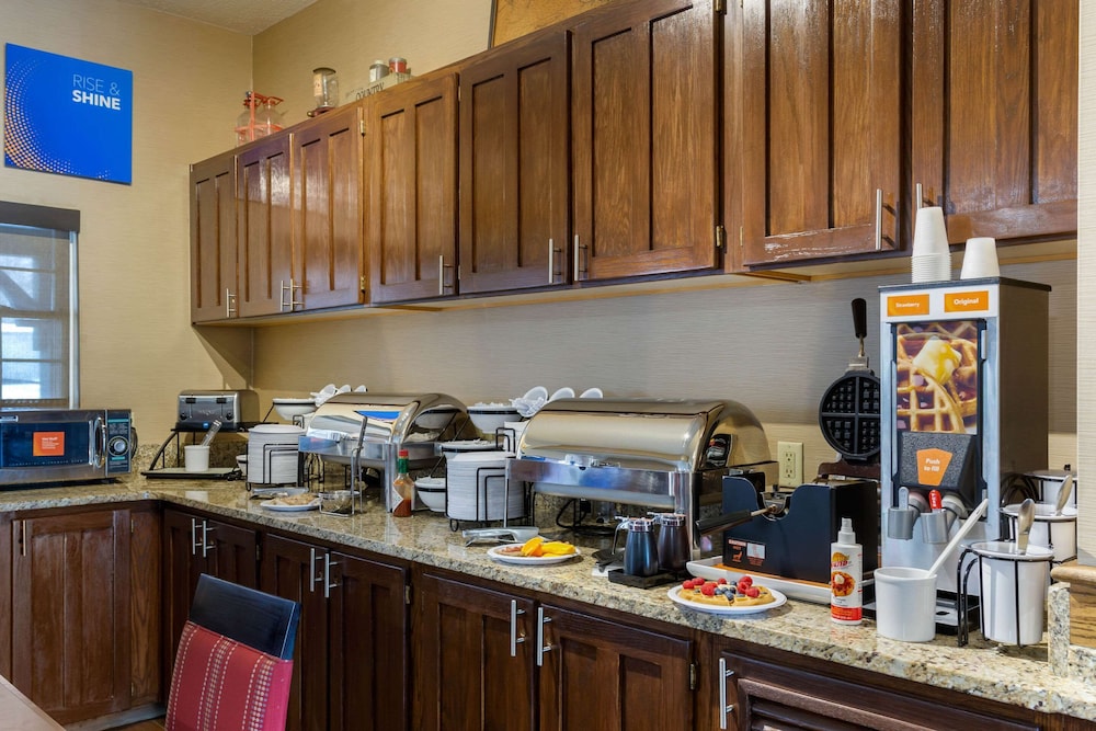 comfort inn marshall station