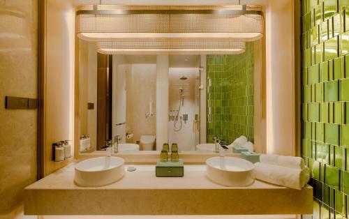 chengdu expo waterfall hotel mgallery collection