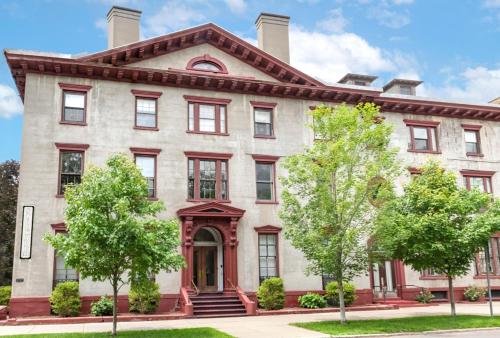 The Stockade Inn,Schenectady>>Albany,2 star