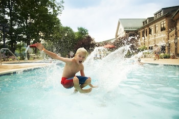Stonewall Resort,Courthouse-Collins Settlement>>Clarksburg,4 star