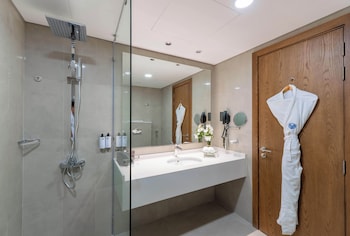 beach bay hotel mirfa