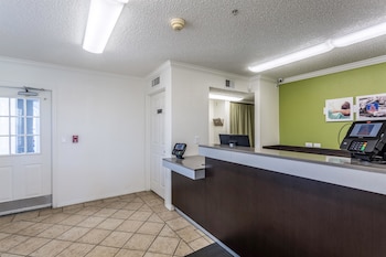 studio 6 albuquerque nm north