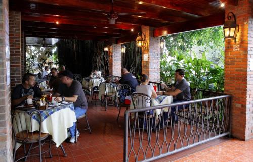 hotel boyeros