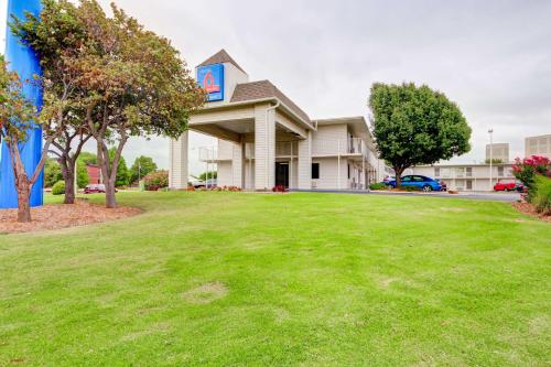 Studio 6 Midwest City, Ok - Oklahoma City,Midwest City>>Del City,2 star