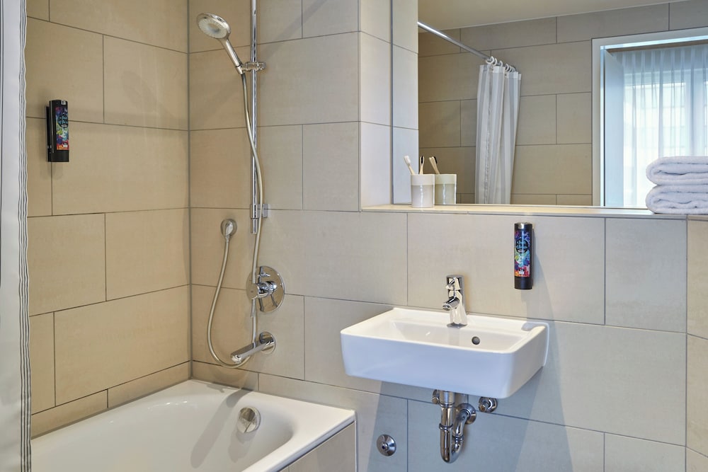 holiday inn the niu fusion hamburg st georg