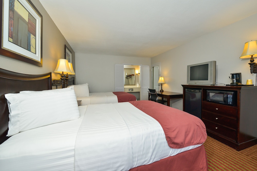 days inn by wyndham pittsburg ks