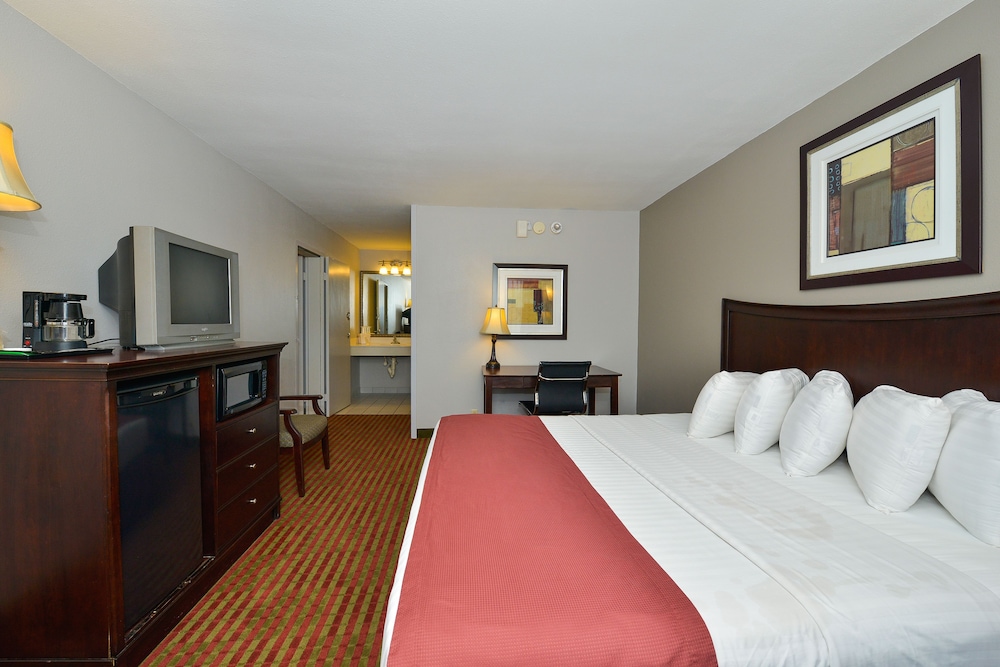 days inn by wyndham pittsburg ks