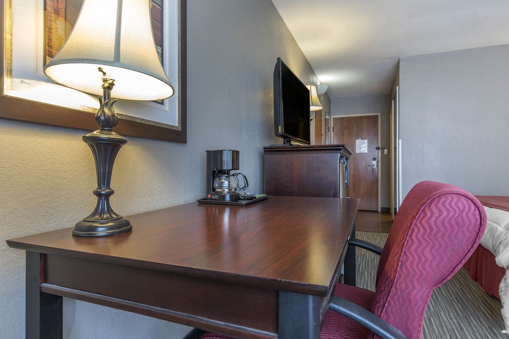 days inn by wyndham pittsburg ks