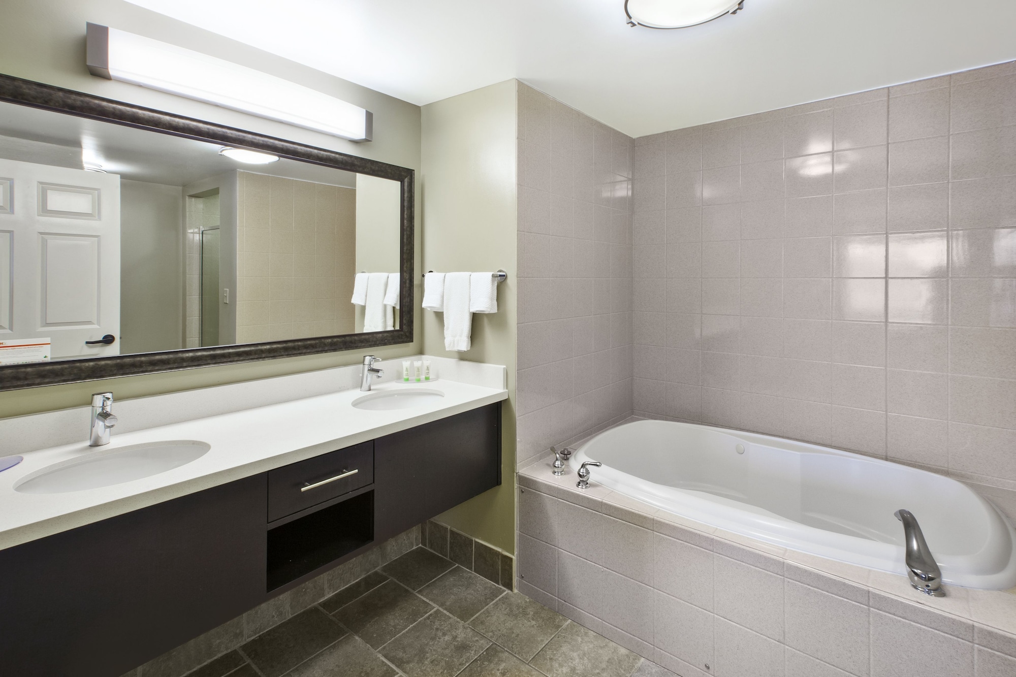 staybridge suites cleveland mayfield heights beachwood by ihg