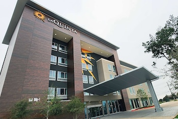 la quinta inn and suites by wyndham austin south