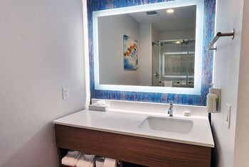 la quinta inn and suites by wyndham austin south