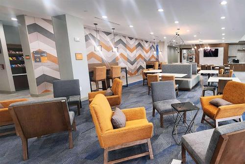 la quinta inn and suites by wyndham austin south