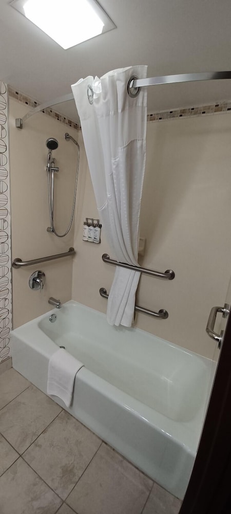 holiday inn mcallen medical center area