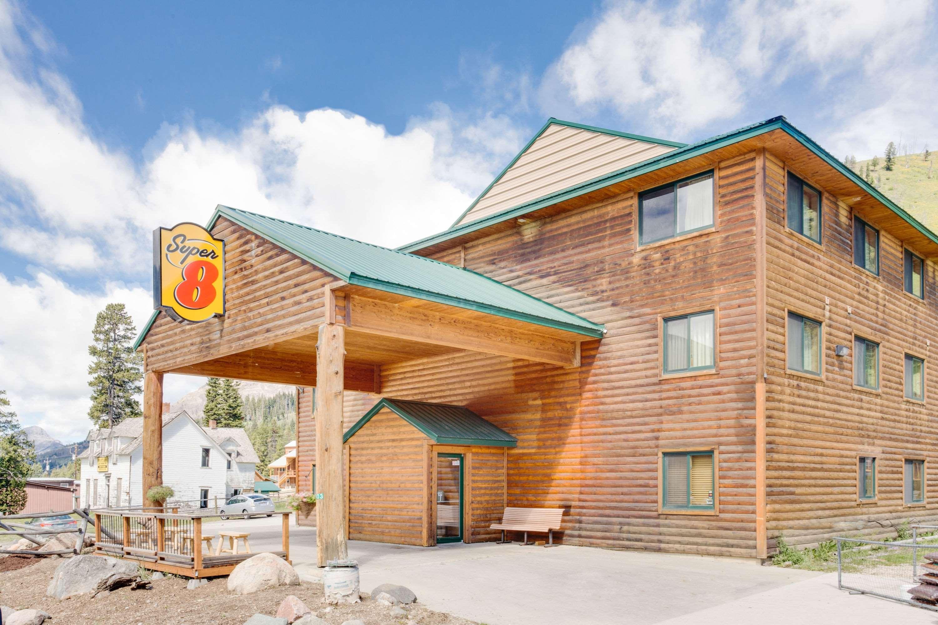Super 8 By Wyndham Cooke City Yellowstone Park Area,Cooke City-Silver Gate>>Cooke City,3 star