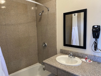 super 8 by wyndham monterey