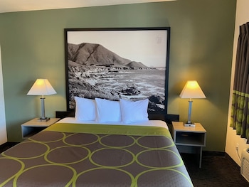 super 8 by wyndham monterey