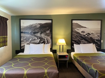 super 8 by wyndham monterey