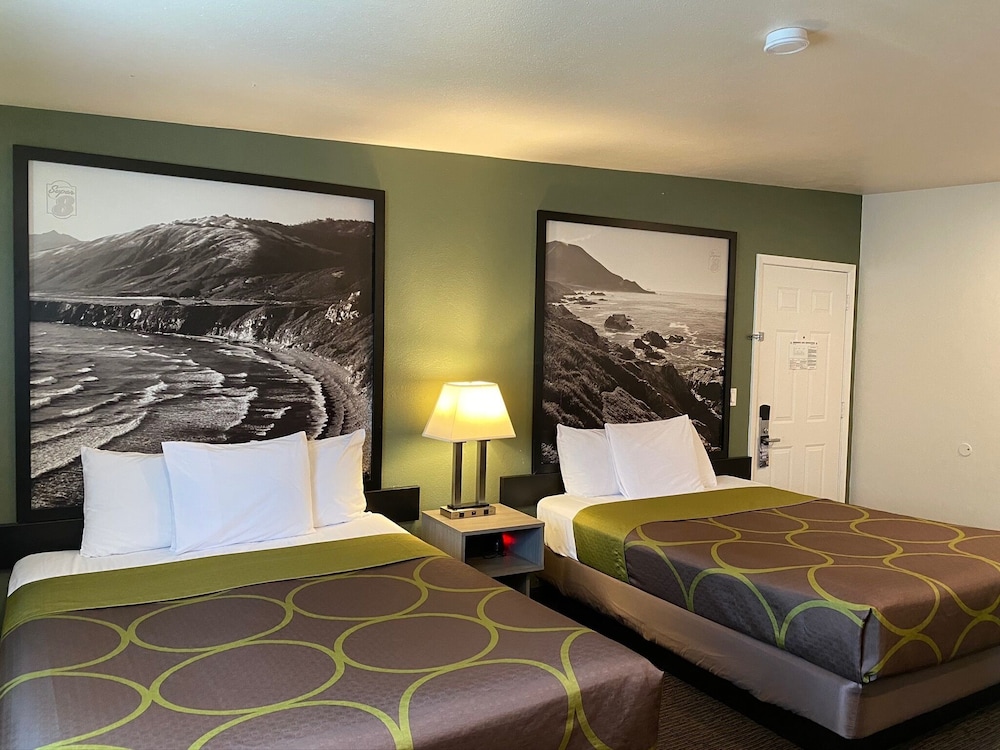 super 8 by wyndham monterey