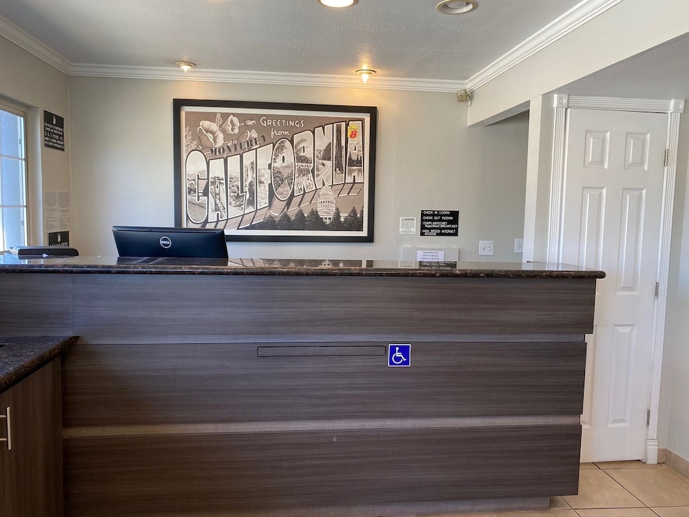 super 8 by wyndham monterey