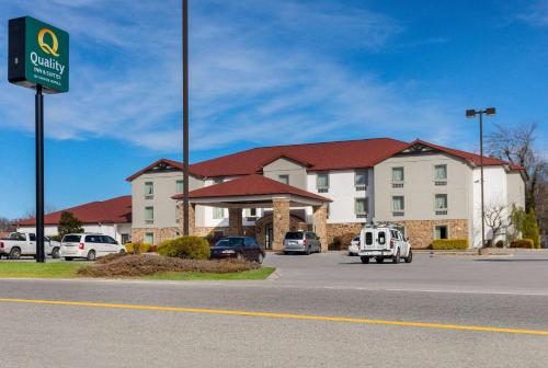 Quality Inn And Suites Monterey, Tn - Crossville, Tn,In Monterey (North Fremont Street),3 star