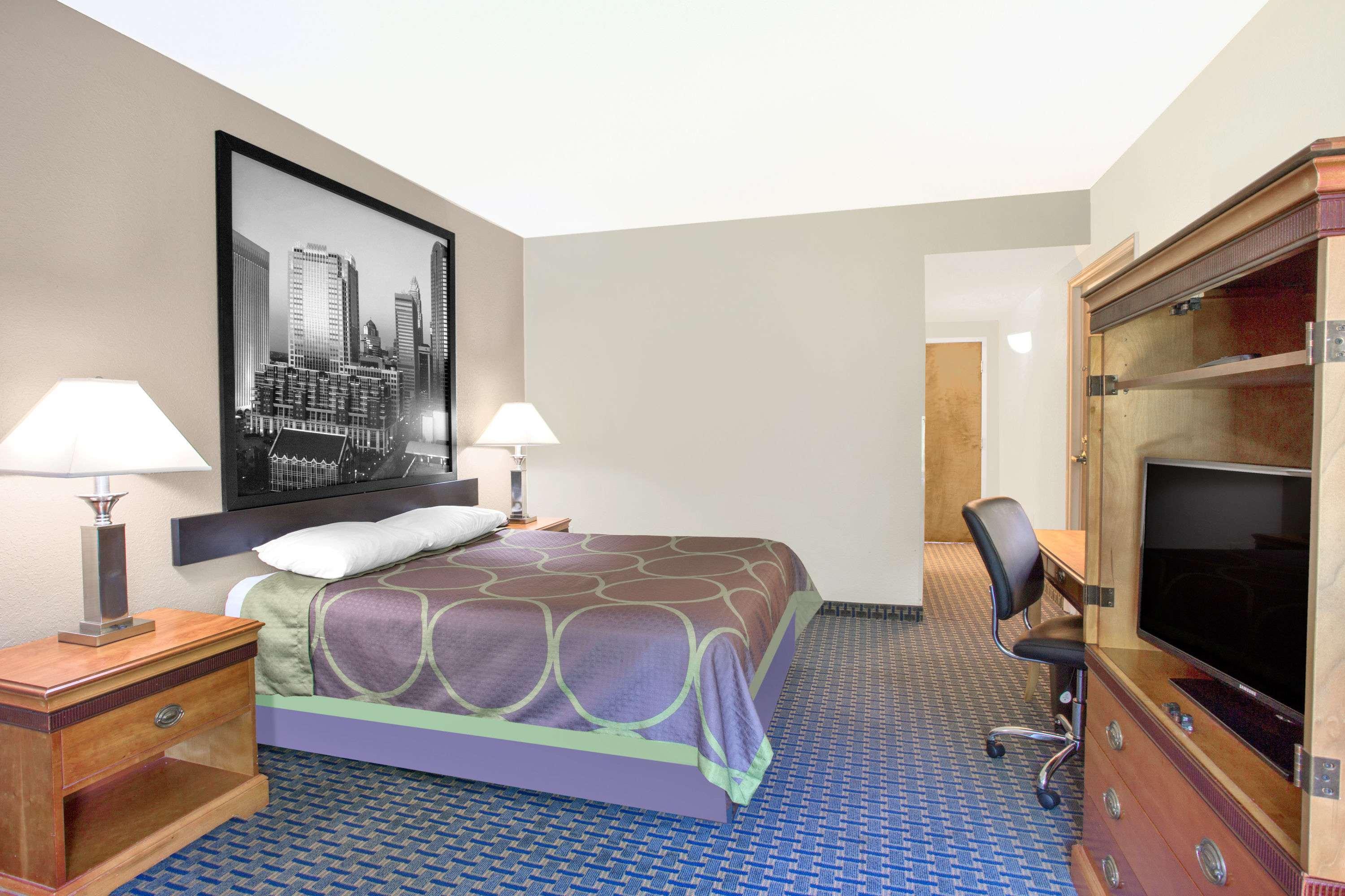 Super 8 By Wyndham Clemmons/Winston-Salem Area I-40,Clemmons>>Bermuda Run,2 star