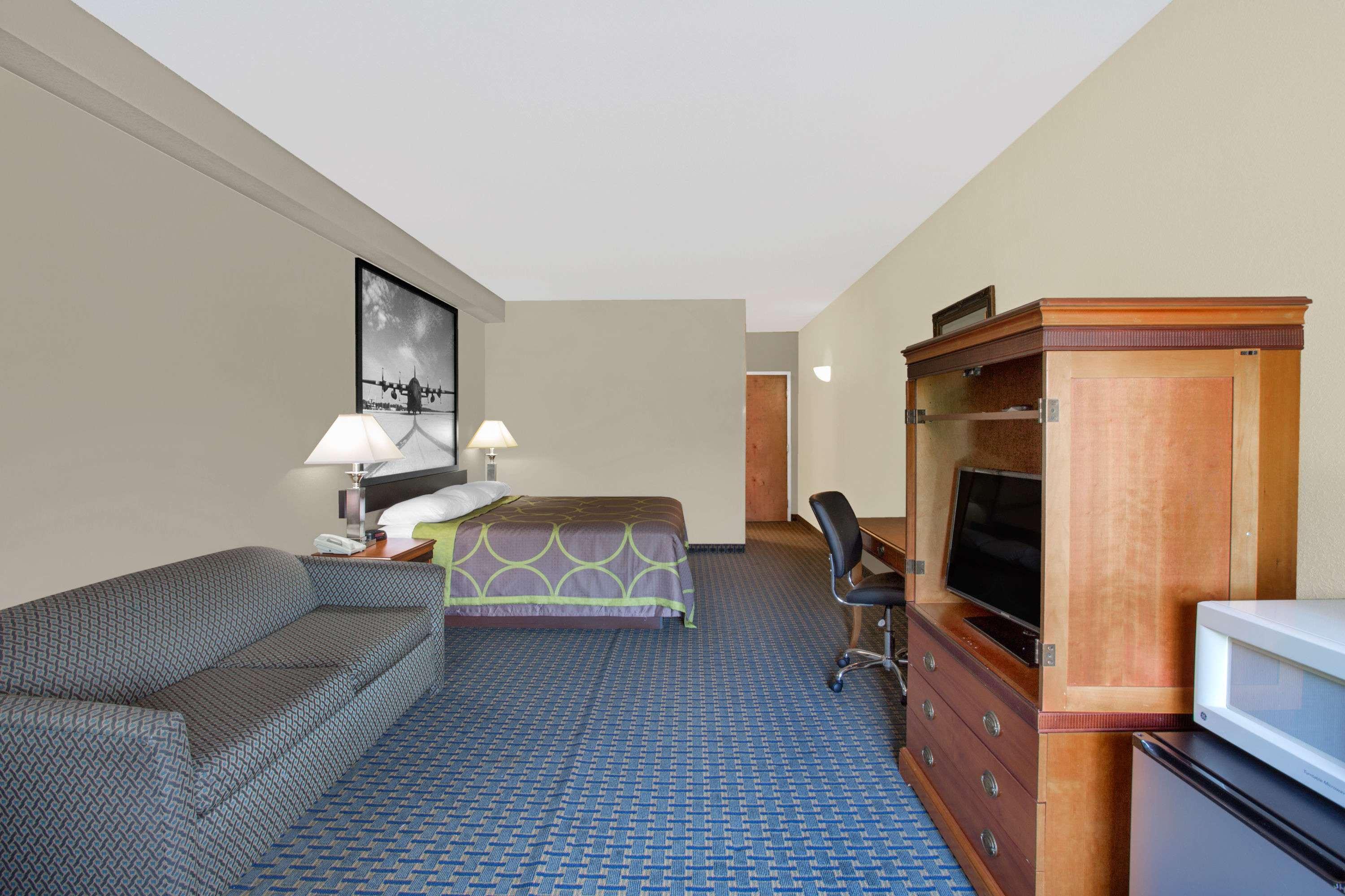 Super 8 By Wyndham Clemmons/Winston-Salem Area I-40,Clemmons>>Bermuda Run,2 star