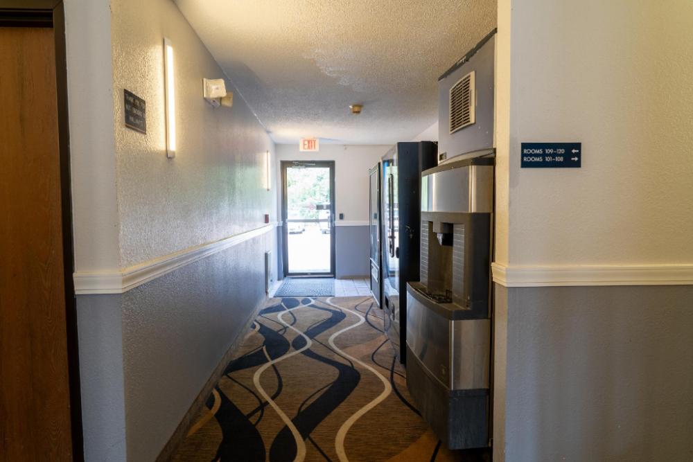 Coratel Inn & Suites By Jasper Hastings,2540 Vermillion Street,3 star