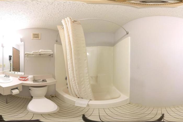 Coratel Inn & Suites By Jasper Hastings,2540 Vermillion Street,3 star