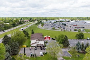 super inn by oyo lansing mi