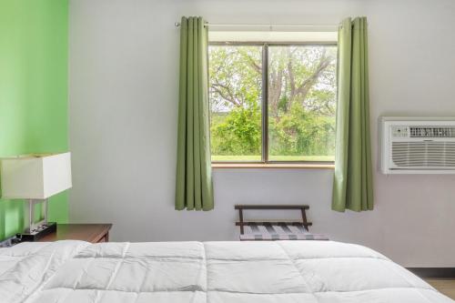 super inn by oyo lansing mi