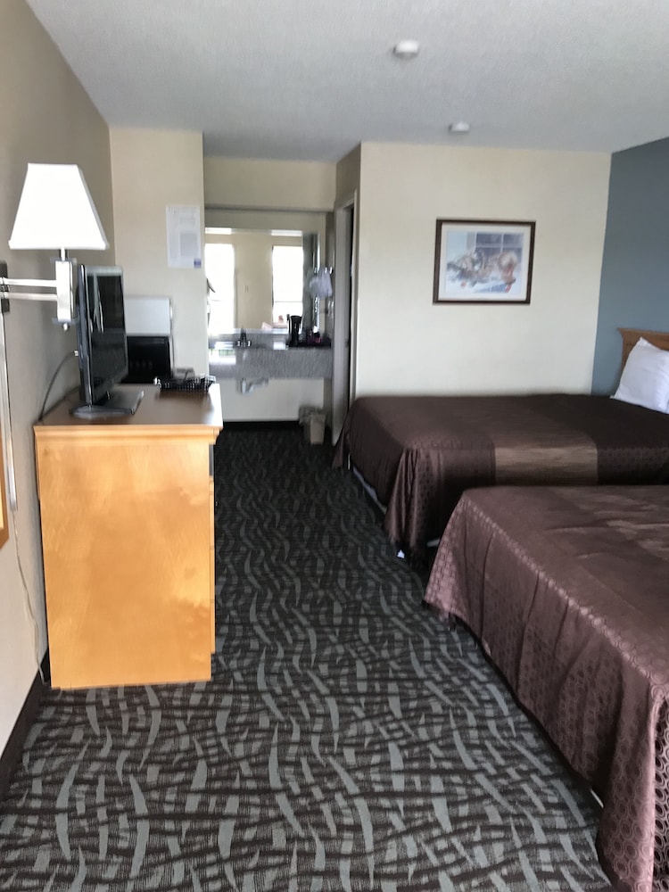 carolina inn and suites of lake norman