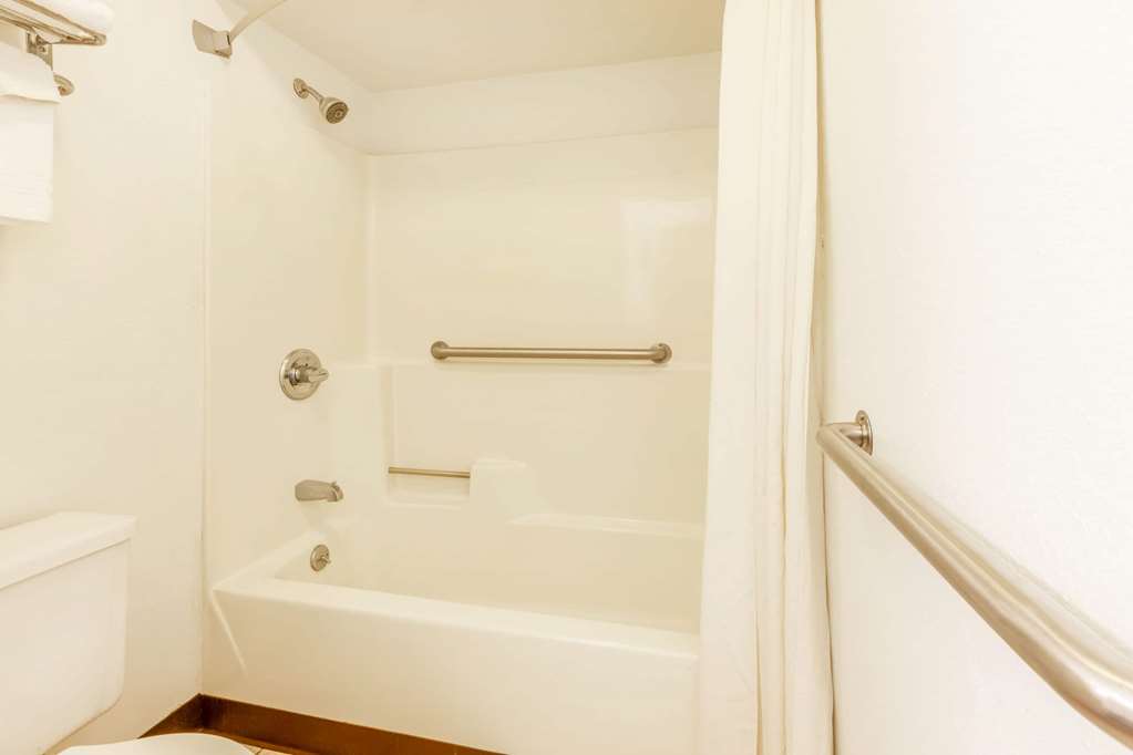 super 8 by wyndham newcomerstown