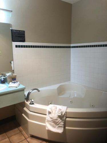 americas best value inn onawa