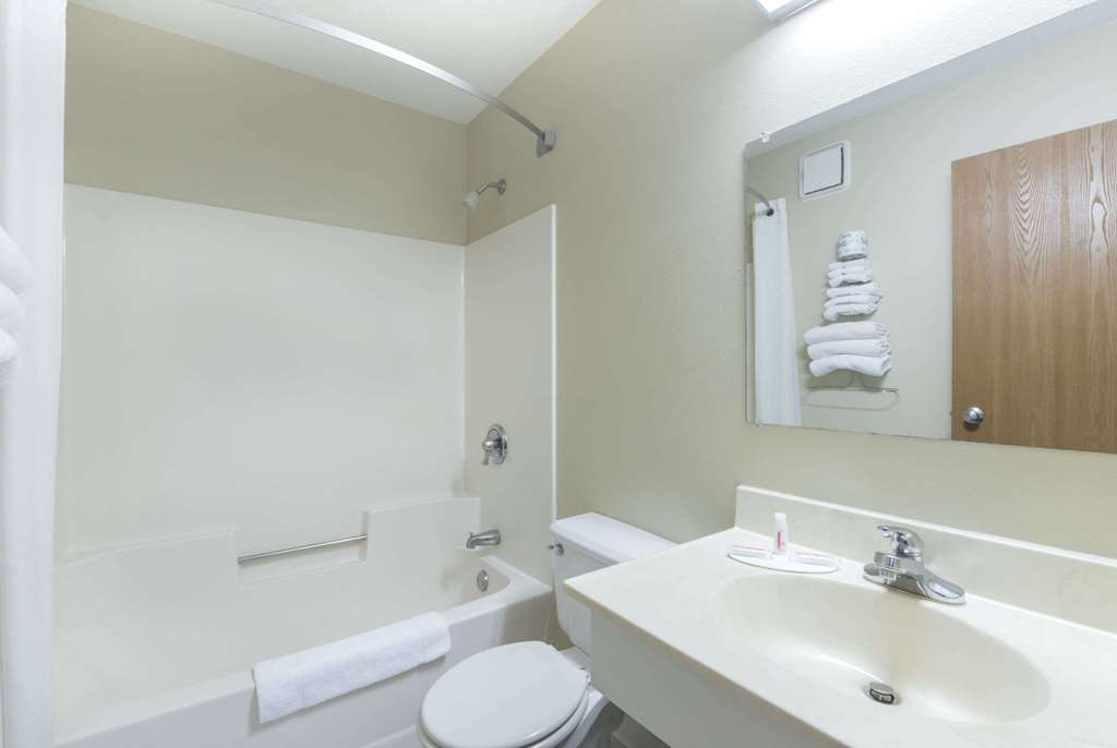 super 8 by wyndham perham